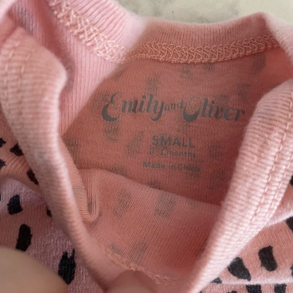 🌸2FOR$20🌸Emily and Oliver onesie - Picture 2 of 3